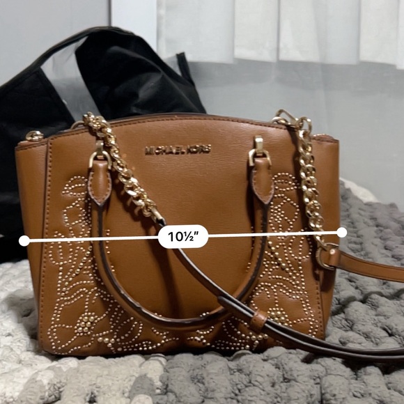 Michael Kors crossbody purse with gold detail. - Picture 11 of 12